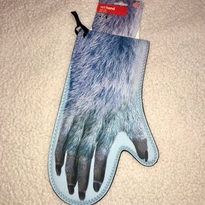 Yeti Hand oven mitt- Perfect holiday gift! NEW